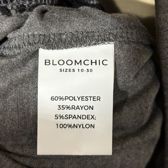 NWT BloomChic Lace Detailed Top - Picture 8 of 9